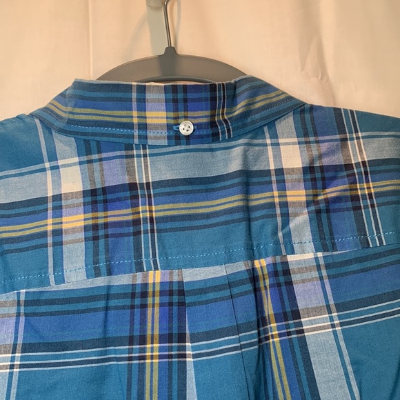 L.L. Bean Signature slim fit short sleeve button up - Picture 6 of 6